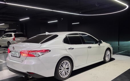 Toyota Camry, 2020 год, 3 800 000 рублей, 4 фотография