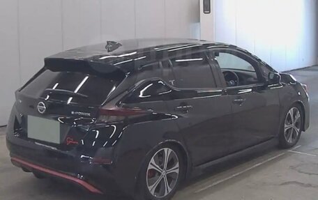 Nissan Leaf II, 2018 год, 2 135 000 рублей, 26 фотография