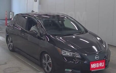 Nissan Leaf II, 2018 год, 2 135 000 рублей, 28 фотография