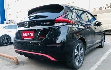 Nissan Leaf II, 2018 год, 2 135 000 рублей, 36 фотография