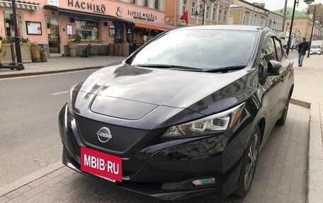 Nissan Leaf II, 2018 год, 2 135 000 рублей, 38 фотография