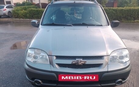 Chevrolet Niva I рестайлинг, 2011 год, 260 000 рублей, 2 фотография