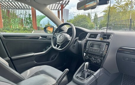Volkswagen Jetta VI, 2014 год, 1 300 000 рублей, 31 фотография
