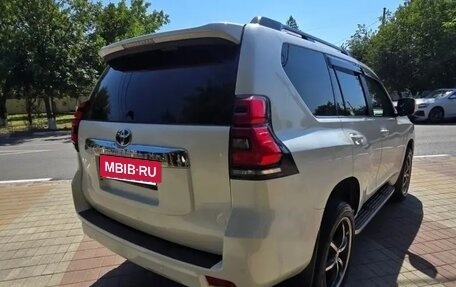 Toyota Land Cruiser Prado 150 рестайлинг 2, 2018 год, 4 400 000 рублей, 3 фотография