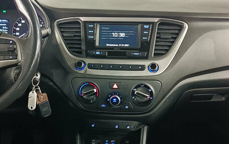 Hyundai Solaris II рестайлинг, 2017 год, 899 000 рублей, 14 фотография