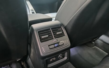 Audi A4, 2020 год, 2 850 000 рублей, 39 фотография