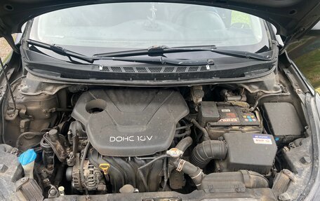 Hyundai Elantra V, 2014 год, 750 000 рублей, 12 фотография