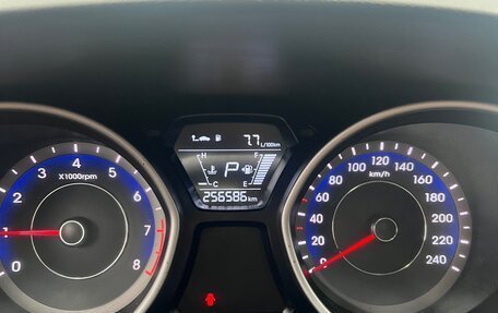 Hyundai Elantra V, 2014 год, 750 000 рублей, 15 фотография