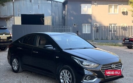 Hyundai Solaris II рестайлинг, 2017 год, 1 200 000 рублей, 2 фотография