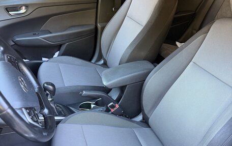 Hyundai Solaris II рестайлинг, 2017 год, 1 200 000 рублей, 13 фотография