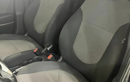 Hyundai Solaris II рестайлинг, 2011 год, 650 000 рублей, 13 фотография