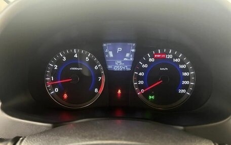 Hyundai Solaris II рестайлинг, 2011 год, 650 000 рублей, 12 фотография