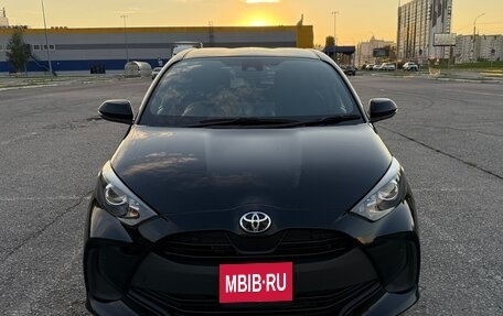 Toyota Yaris, 2021 год, 1 299 000 рублей, 1 фотография