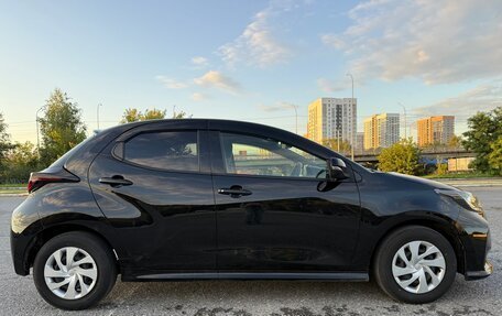 Toyota Yaris, 2021 год, 1 299 000 рублей, 4 фотография