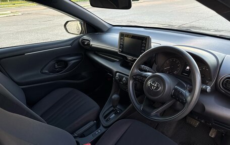 Toyota Yaris, 2021 год, 1 299 000 рублей, 12 фотография