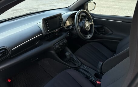 Toyota Yaris, 2021 год, 1 299 000 рублей, 13 фотография