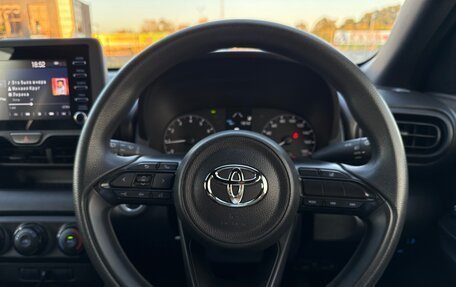 Toyota Yaris, 2021 год, 1 299 000 рублей, 20 фотография