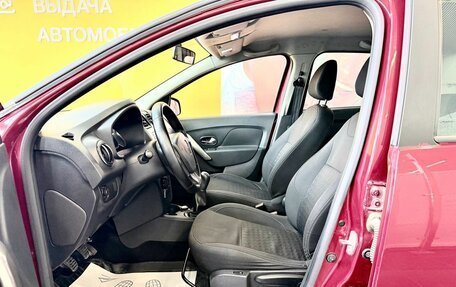 Renault Logan II, 2018 год, 869 000 рублей, 7 фотография