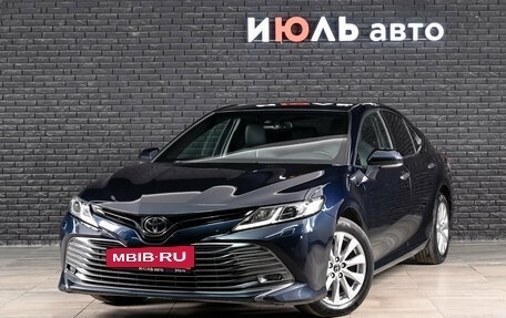 Toyota Camry, 2018 год, 2 750 000 рублей, 2 фотография