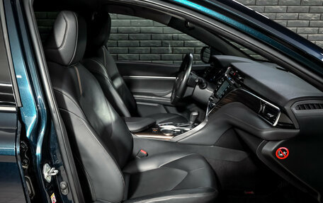 Toyota Camry, 2018 год, 2 750 000 рублей, 11 фотография