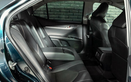 Toyota Camry, 2018 год, 2 750 000 рублей, 21 фотография