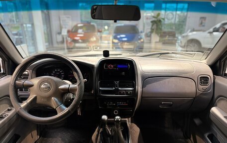 Nissan NP300, 2008 год, 1 049 000 рублей, 22 фотография