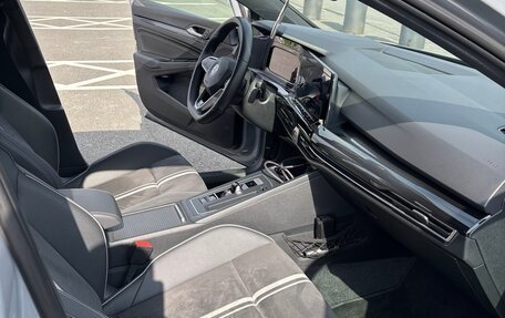 Volkswagen Golf VIII, 2022 год, 2 390 000 рублей, 10 фотография