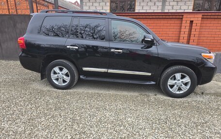 Toyota Land Cruiser 200, 2013 год, 3 800 000 рублей, 2 фотография
