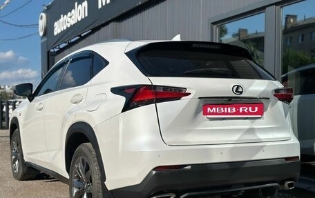 Lexus NX I, 2016 год, 2 900 000 рублей, 10 фотография