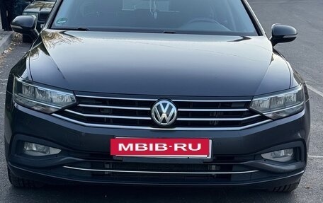 Volkswagen Passat B8 рестайлинг, 2020 год, 2 500 000 рублей, 4 фотография