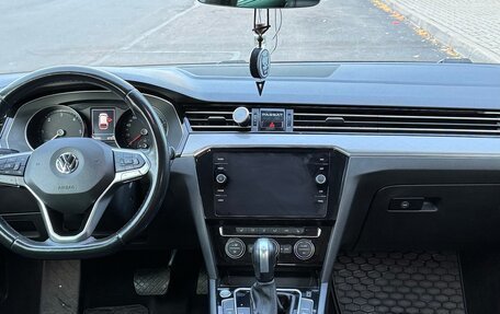 Volkswagen Passat B8 рестайлинг, 2020 год, 2 500 000 рублей, 15 фотография