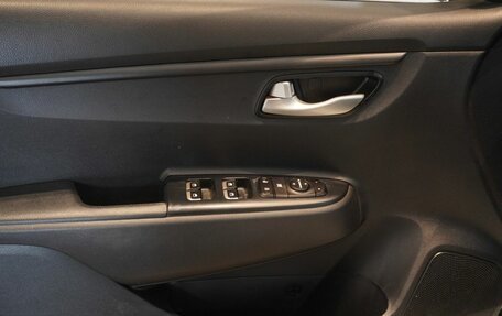 KIA Rio IV, 2018 год, 1 390 000 рублей, 8 фотография