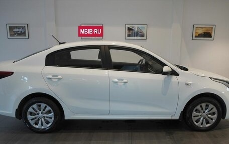 KIA Rio IV, 2018 год, 1 390 000 рублей, 6 фотография