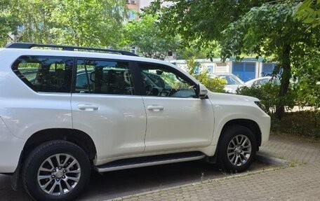 Toyota Land Cruiser Prado 150 рестайлинг 2, 2018 год, 6 200 000 рублей, 3 фотография