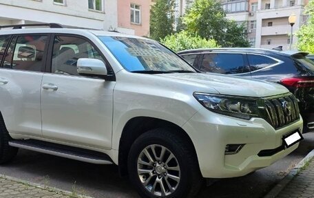 Toyota Land Cruiser Prado 150 рестайлинг 2, 2018 год, 6 200 000 рублей, 2 фотография
