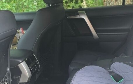 Toyota Land Cruiser Prado 150 рестайлинг 2, 2018 год, 6 200 000 рублей, 9 фотография