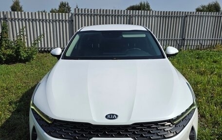 KIA K5, 2021 год, 1 800 000 рублей, 2 фотография