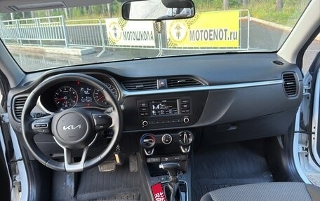 KIA Rio IV, 2021 год, 1 690 000 рублей, 4 фотография