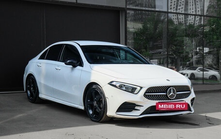 Mercedes-Benz A-Класс, 2019 год, 2 130 000 рублей, 3 фотография