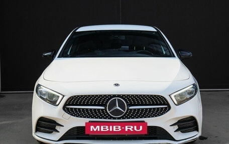 Mercedes-Benz A-Класс, 2019 год, 2 130 000 рублей, 2 фотография