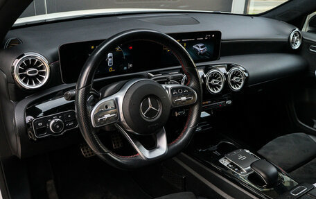 Mercedes-Benz A-Класс, 2019 год, 2 130 000 рублей, 13 фотография
