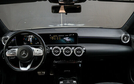 Mercedes-Benz A-Класс, 2019 год, 2 130 000 рублей, 10 фотография