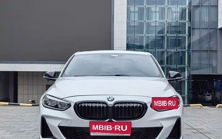 BMW 1 серия, 2023 год, 1 850 000 рублей, 6 фотография