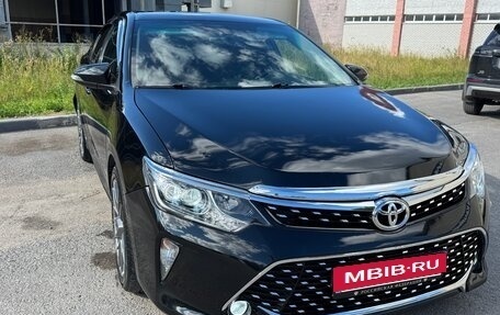Toyota Camry, 2017 год, 1 650 000 рублей, 6 фотография