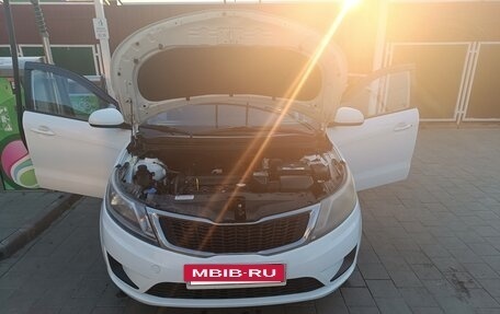KIA Rio III рестайлинг, 2013 год, 680 000 рублей, 5 фотография
