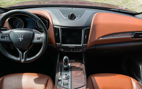 Maserati Levante I, 2016 год, 3 850 000 рублей, 12 фотография