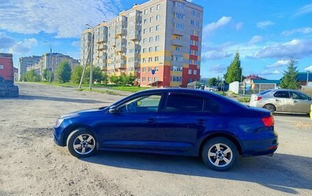 Volkswagen Jetta VI, 2012 год, 798 000 рублей, 3 фотография