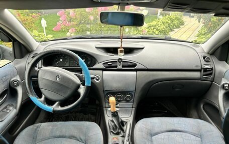 Renault Laguna II, 2001 год, 250 000 рублей, 12 фотография