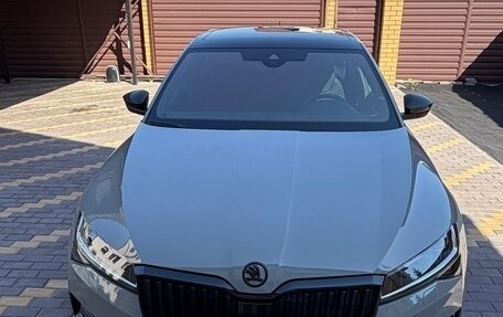 Skoda Superb III рестайлинг, 2021 год, 4 000 000 рублей, 2 фотография