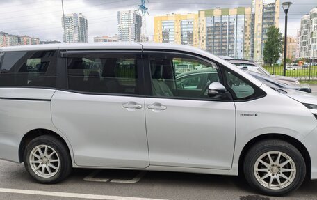Toyota Voxy III, 2014 год, 1 850 000 рублей, 4 фотография